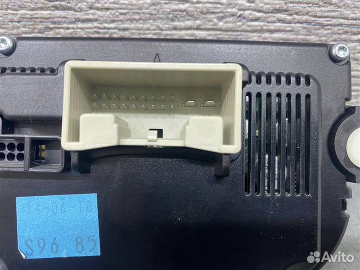 Блок управления климатической установкой VW Jett