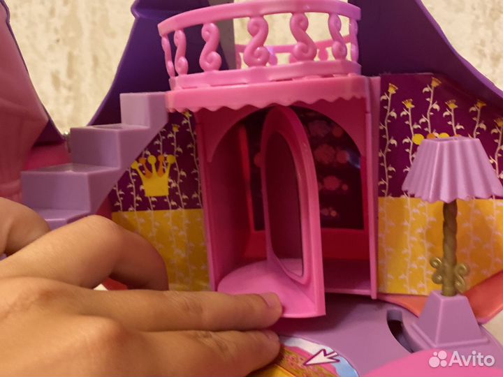 Замки для пони