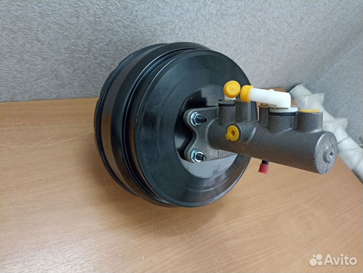 Юджин 1041/20 цилиндр торм. глав. с вакуумником