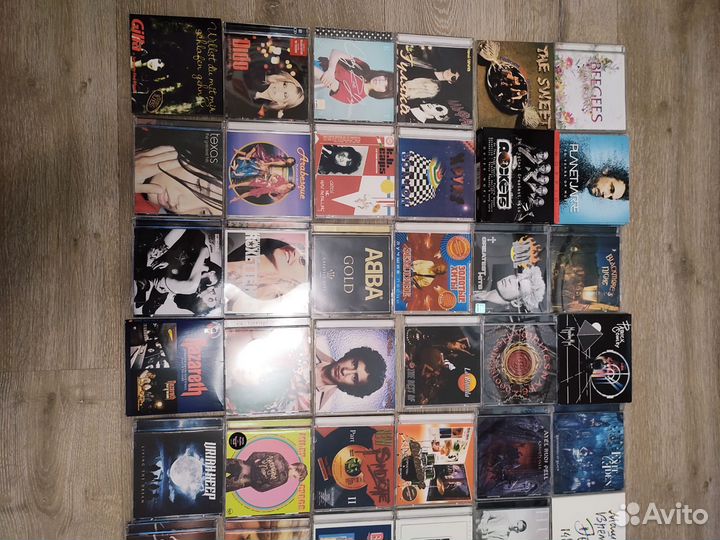Две коробки CD дисков с музыкой