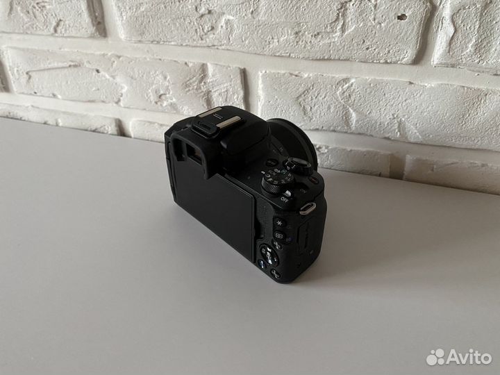Фотоаппарат системный Canon EOS M50 EF-M15-45