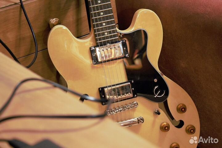 Гитара полуакустическая Epiphone Dot Natural
