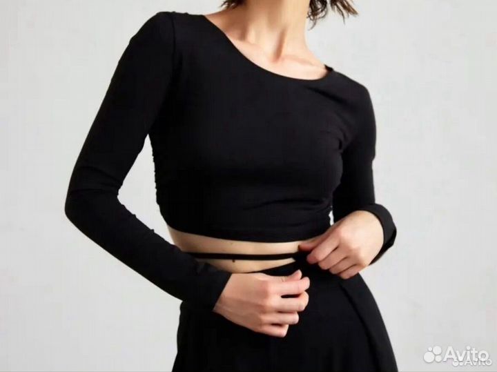 Топ с открытой спиной на завязках