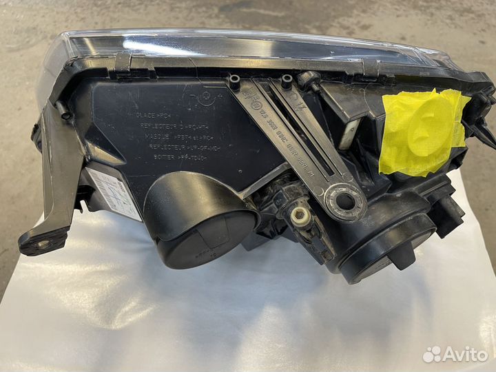 Фара правая duster