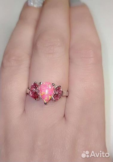 Серебряное кольцо с опалом