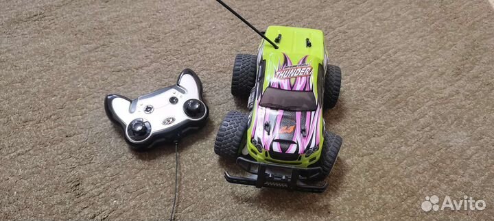 Машинка на радиоуправлении