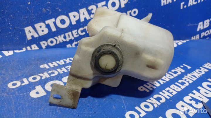 Бачок омывателя Skoda Octavia Tour лифтбэк 1998