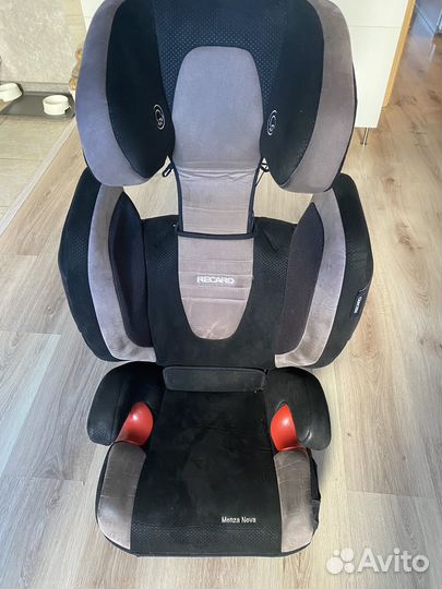 Автомобильное кресло recaro