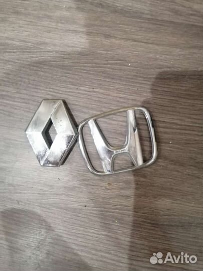 Значки от машин