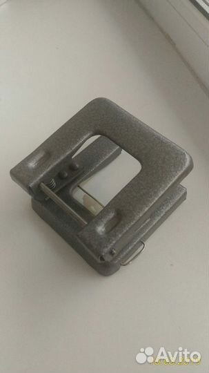 Дырокол для бумаг времен СССР