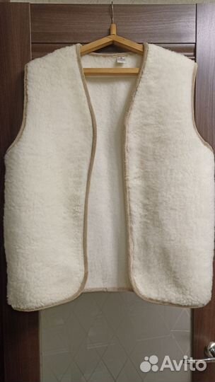 Жилет из овечьей шерсти
