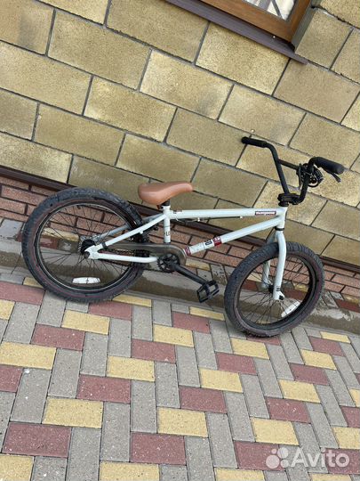 Bmx mongoose