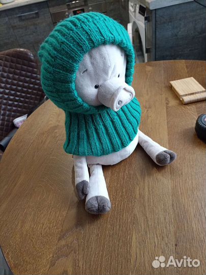 Шапка (44-46), варежки, носочки