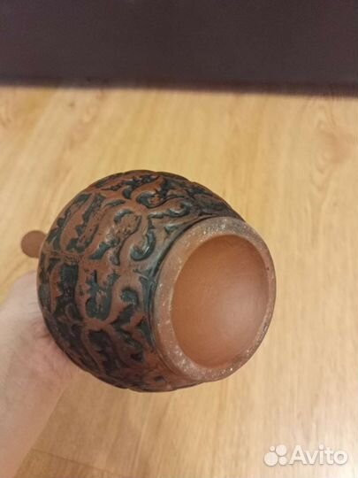 Глиняный кувшин винный