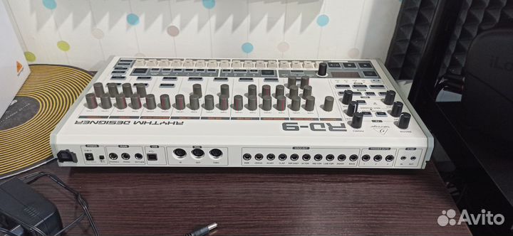 Аналоговая драм машина