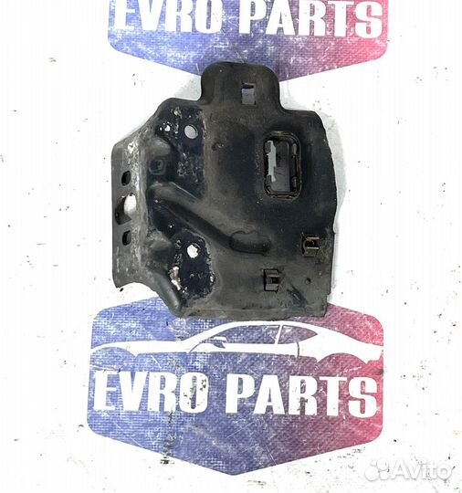 Накладка замка капота Bmw X3 E83