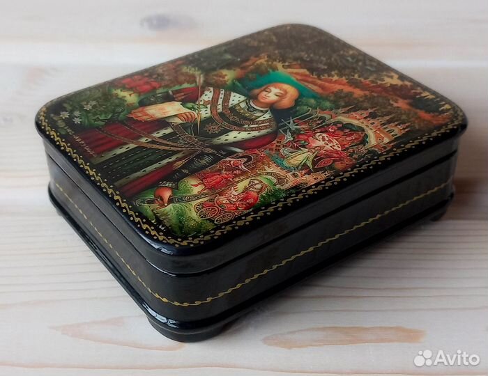 Шкатулка лаковая миниатюра