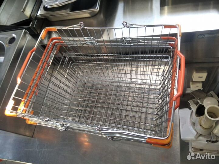 Корзина покупательская с ручками металлическими