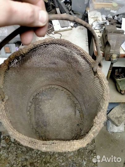 Ведро для Мотылей,рыбак