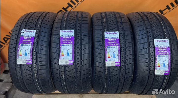 Tourador Winter Pro TSU1 295/40 R21 19T