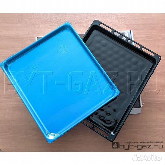 Комплект из двух противней, в подарочной упаковке