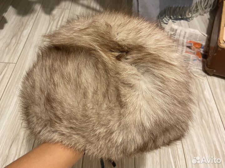 Женские меховые шапки