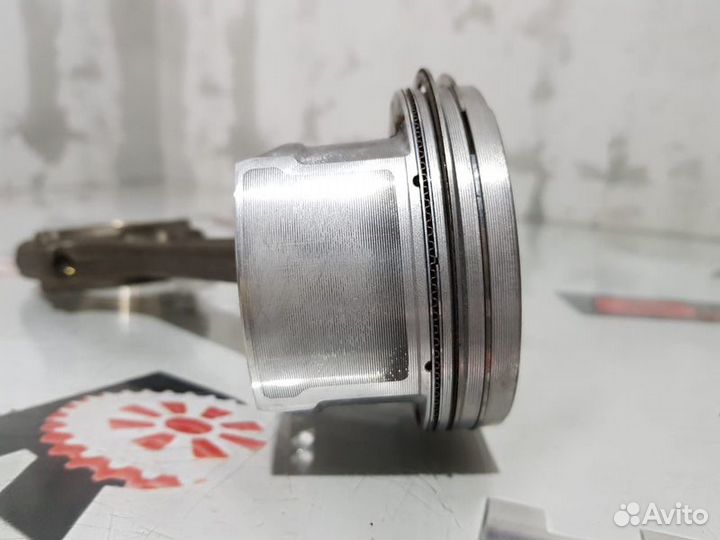 Поршень с шатуном Skoda Octavia (A5) 1Z3 BSE 2009