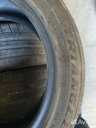 Triangle Sports TH201 235/45 R17