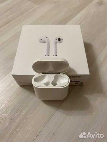 Беспроводные наушники apple airpods 1