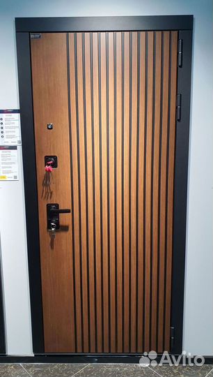 Дверь входная коричневая Италия Шторм