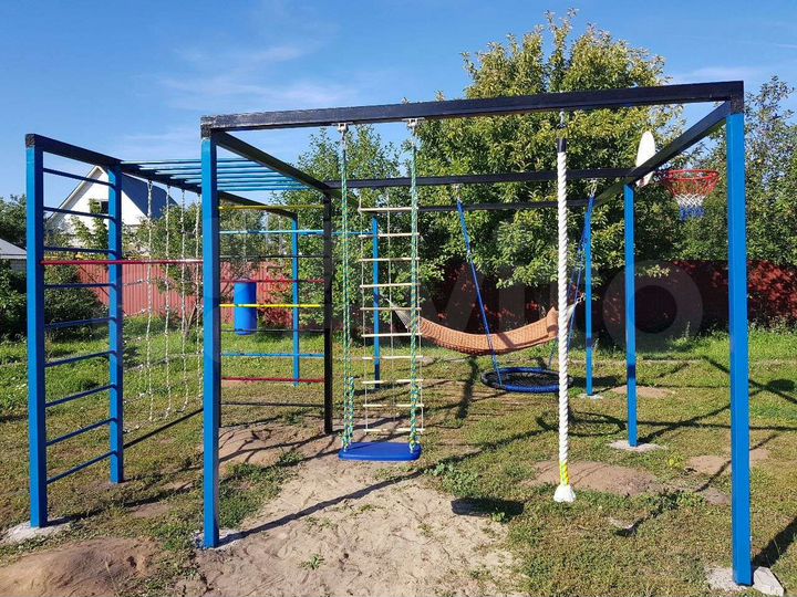 Дом 495 м² на участке 15 сот.