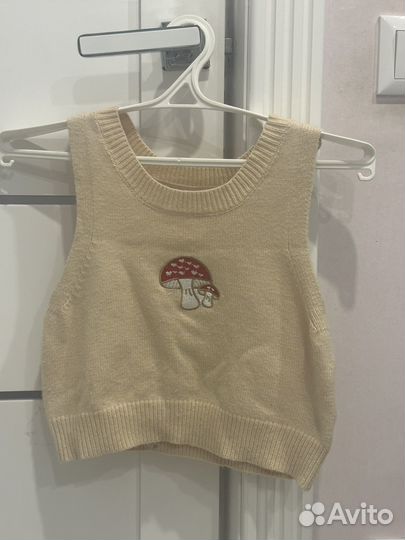 Жилетка вязаная