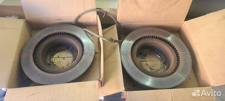 Тормозные диски, суппорта Land Cruiser 200