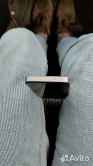 Телефон iPhone se