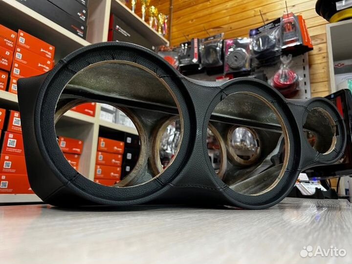 Подиум Гранта (локоть) 16*16*Рупор (люкс)