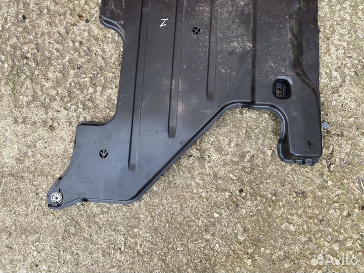 Защита пола задняя левая Skoda Superb 3