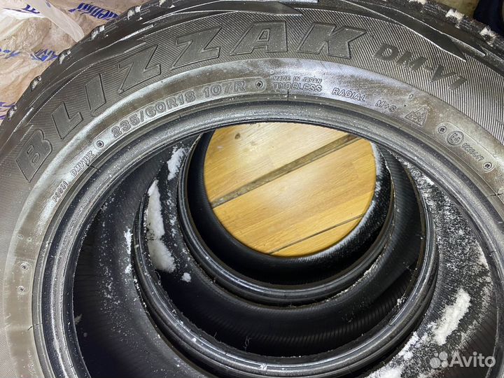 Bridgestone Blizzak DM-V1 235/60 R18