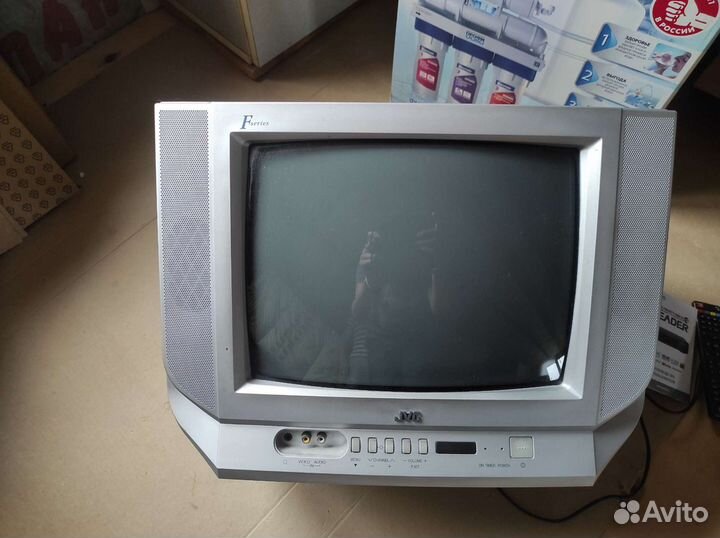 Телевизор JVC AV-14FT цветной работает