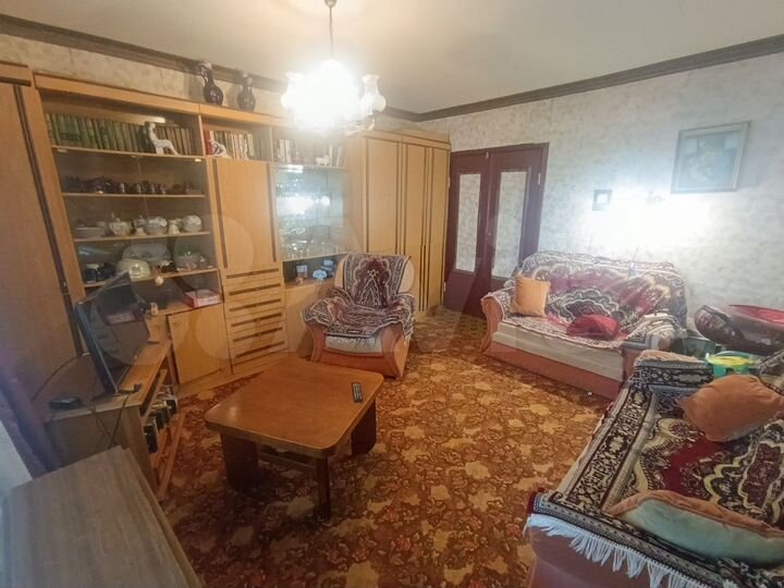 4-к. квартира, 76 м², 1/9 эт.