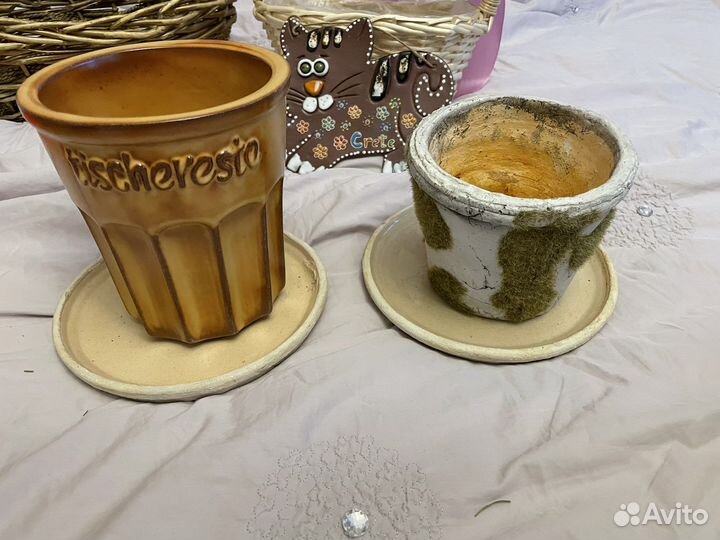 Глиняный горшок для цветов