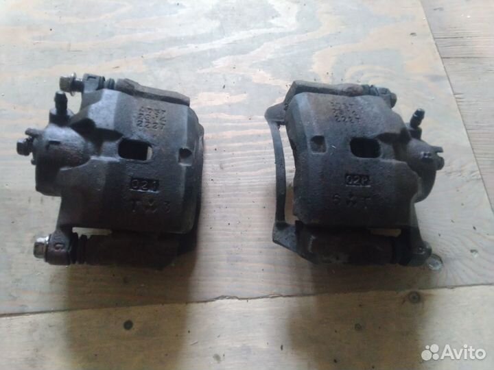 Суппорт тормозной передний Honda Accord Rover