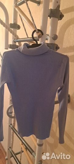 Голубая водолазка