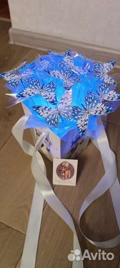 Букет из бабочек в коробке