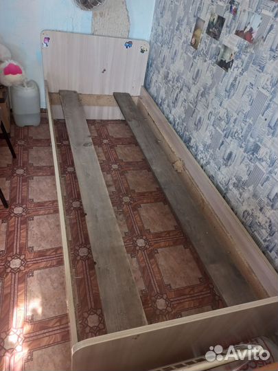 Кровать односпальная