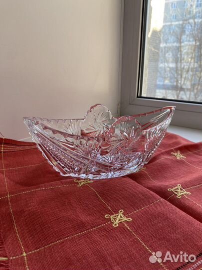 Хрустальная конфетница