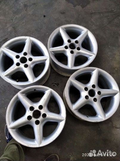 Автомобильные диски r15