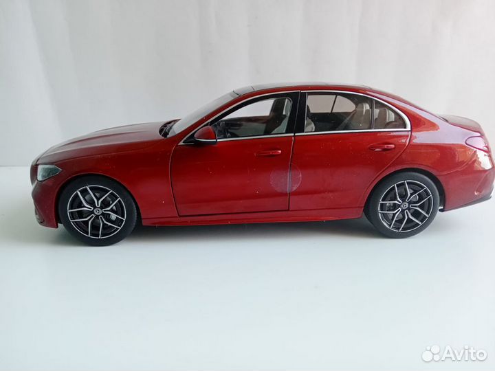 Модель 1:18 Mercedes C-Class 2021 год