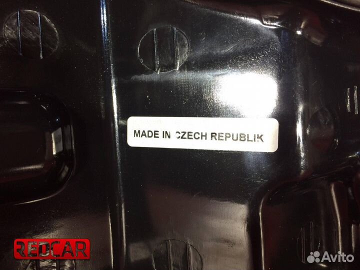 Крышка фары правой Mercedes W901 Sprinter (новая)