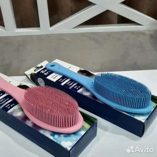 Щетка душ-массаж с ручкой Белый кот