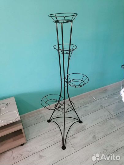 Подставка для цветов напольная металлическая